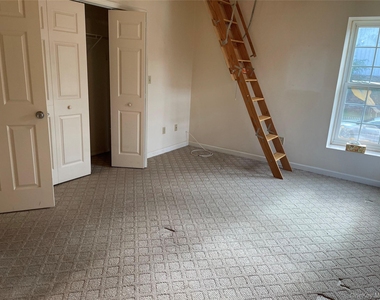 10 Torrey Lane - Photo Thumbnail 8