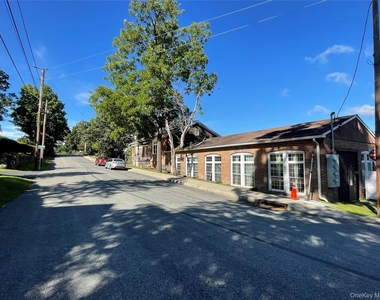 10 Torrey Lane - Photo Thumbnail 4