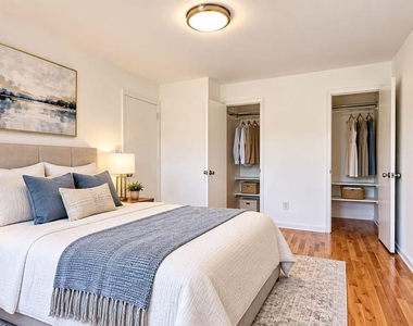 6229 102nd Street - Photo Thumbnail 2