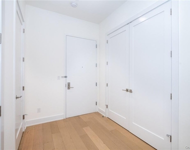 110 Chatsworth Avenue - Photo Thumbnail 4
