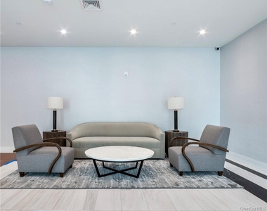 110 Chatsworth Avenue - Photo Thumbnail 3