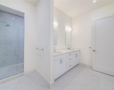 110 Chatsworth Avenue - Photo Thumbnail 13