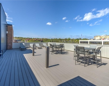 110 Chatsworth Avenue - Photo Thumbnail 20