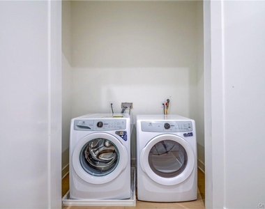 110 Chatsworth Avenue - Photo Thumbnail 19