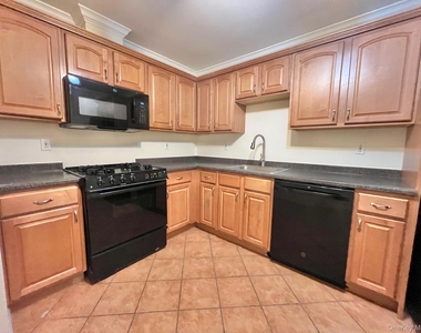 153 Montgomery Avenue - Photo Thumbnail 6