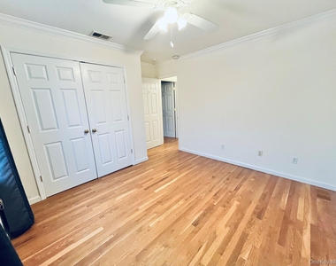 153 Montgomery Avenue - Photo Thumbnail 13
