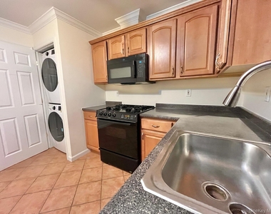 153 Montgomery Avenue - Photo Thumbnail 5