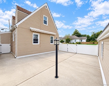 88 West Boulevard - Photo Thumbnail 2