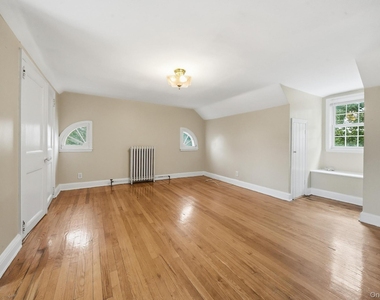 45 Tennyson Avenue - Photo Thumbnail 12