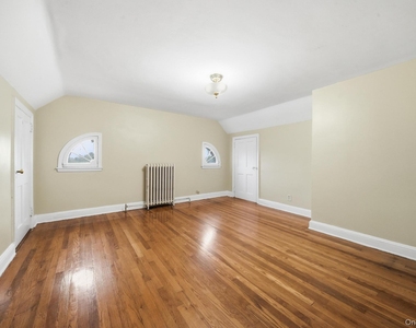 45 Tennyson Avenue - Photo Thumbnail 13