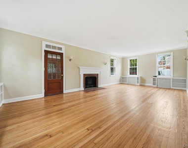 45 Tennyson Avenue - Photo Thumbnail 3