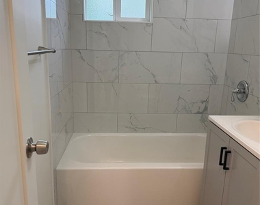 8 Colonial Drive - Photo Thumbnail 9