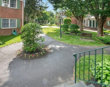 580 Bedford - Photo Thumbnail 3