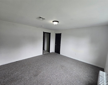 300 A Lakeside Road - Photo Thumbnail 8