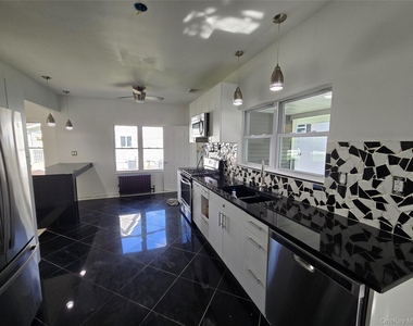 300 A Lakeside Road - Photo Thumbnail 1