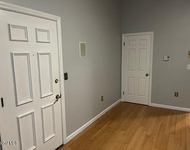 148 Lancaster Street - Photo Thumbnail 3