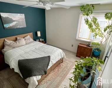 1323 Ravens Crest Drive - Photo Thumbnail 16