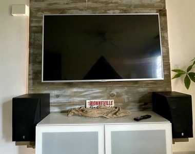 1323 Ravens Crest Drive - Photo Thumbnail 4