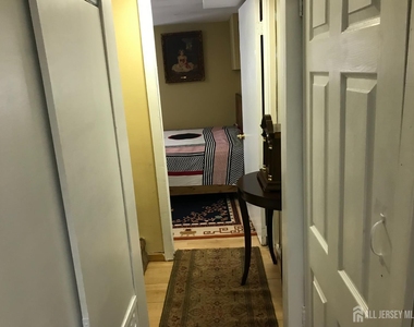 64 Lawrence Avenue - Photo Thumbnail 7