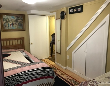 64 Lawrence Avenue - Photo Thumbnail 1