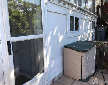 64 Lawrence Avenue - Photo Thumbnail 4