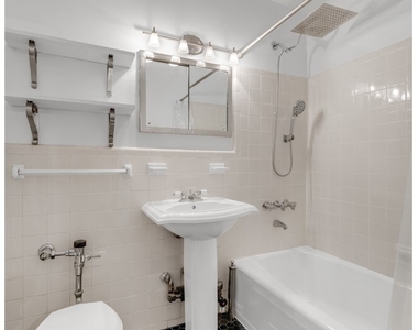 400 E 17th Street - Photo Thumbnail 7