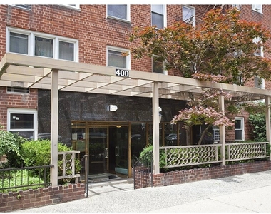 400 E 17th Street - Photo Thumbnail 9