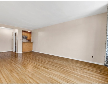 400 E 17th Street - Photo Thumbnail 2
