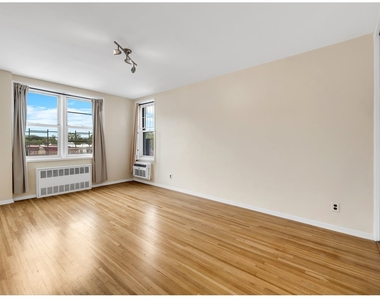 400 E 17th Street - Photo Thumbnail 4