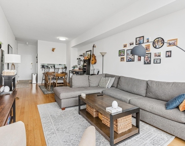 225 W 83rd Street - Photo Thumbnail 2