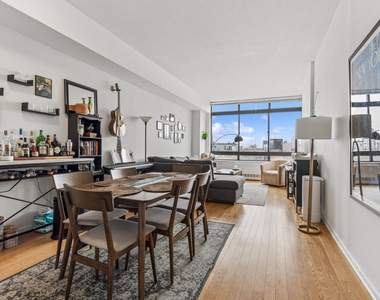 225 W 83rd Street - Photo Thumbnail 1