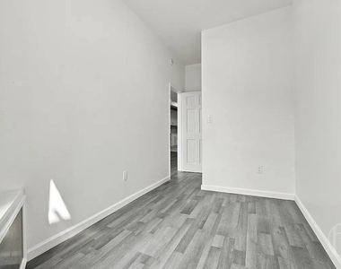 146-07 Jamaica Avenue - Photo Thumbnail 9