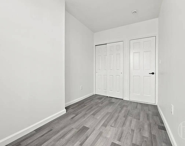 146-07 Jamaica Avenue - Photo Thumbnail 11