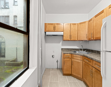 49 E 17th Street - Photo Thumbnail 5