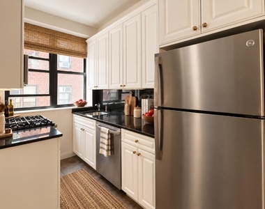 200 W 90th Street - Photo Thumbnail 4