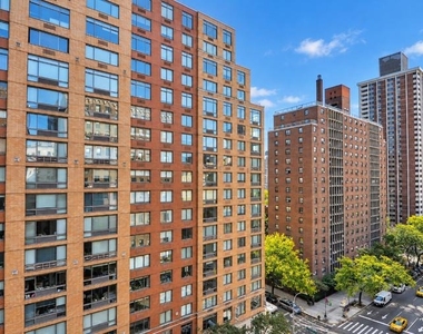 200 W 90th Street - Photo Thumbnail 2