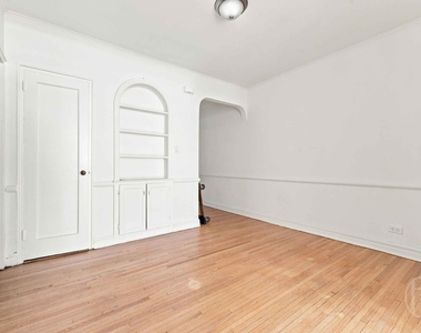 913 Park Place - Photo Thumbnail 6