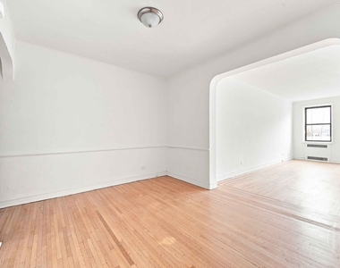 913 Park Place - Photo Thumbnail 3
