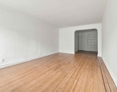 913 Park Place - Photo Thumbnail 4