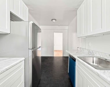 913 Park Place - Photo Thumbnail 9
