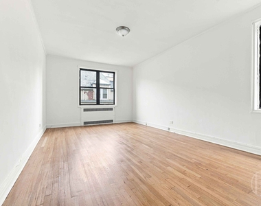 913 Park Place - Photo Thumbnail 5