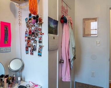 401 W 47th Street - Photo Thumbnail 17