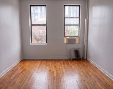 401 W 47th Street - Photo Thumbnail 1