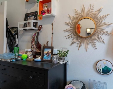 401 W 47th Street - Photo Thumbnail 16