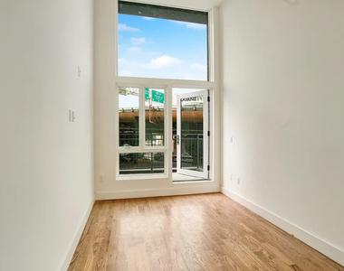 149 W 9th Street - Photo Thumbnail 4