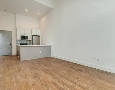 149 W 9th Street - Photo Thumbnail 2