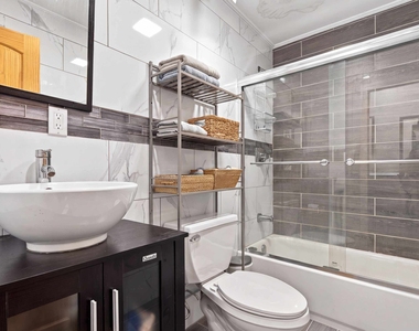 457 Lafayette Avenue - Photo Thumbnail 6