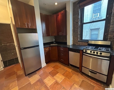 161 W 10th Street - Photo Thumbnail 7