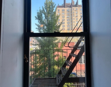 161 W 10th Street - Photo Thumbnail 17