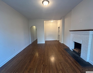 161 W 10th Street - Photo Thumbnail 3